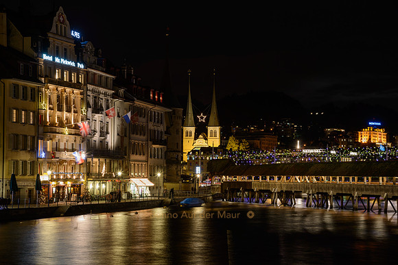 Rechtes Reussufer mit Hofkirche und Kapellbrücke