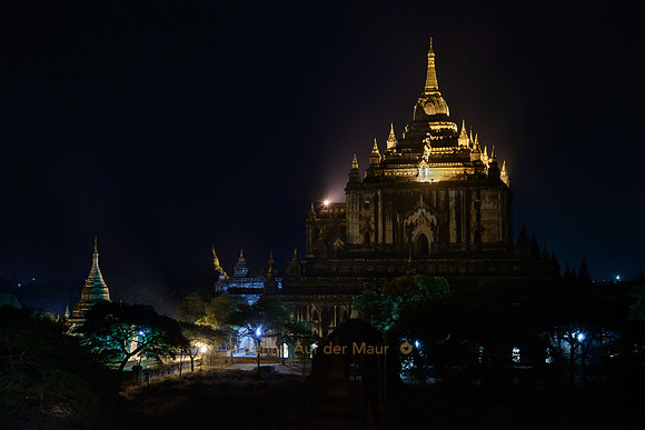 Thatbinnyu in der Nacht