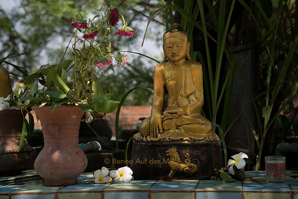 Buddhaschrein für die Dienstags-Geborenen