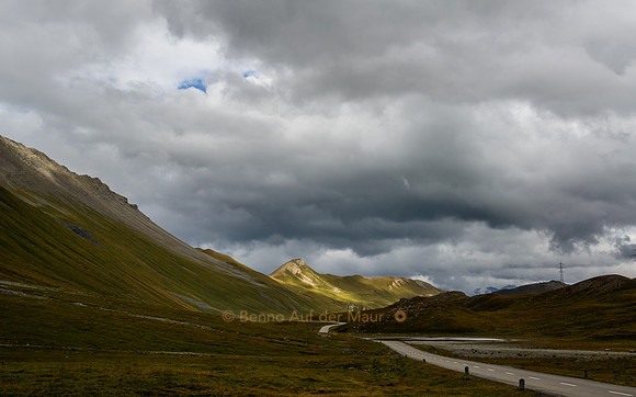 Die Albula-Passtrasse schlängelt sich durch die Plaun da las Ovas