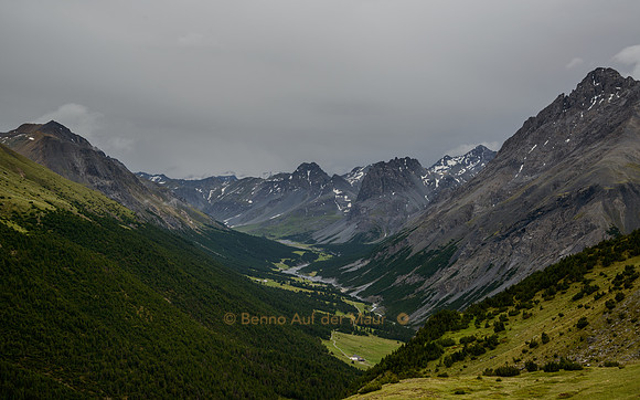 Blick von Mots ins Val Mora