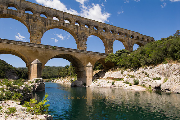 das eindrucksvolle römische Aquädukt Pont du Gard