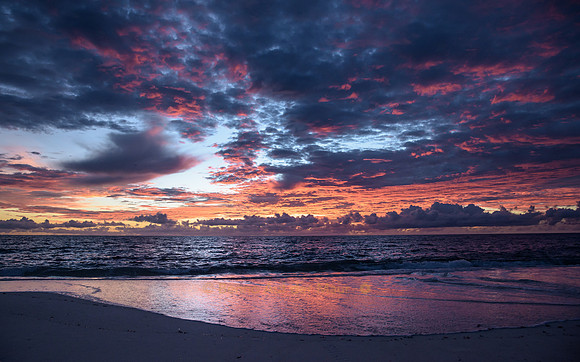 Die Sonne ist bereits hinter dem Horizont verschwunden