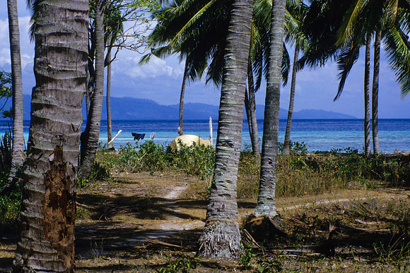 Camping beim Tanjung Karang Beach, Nähe Donggala – Nord-Sulawesi
