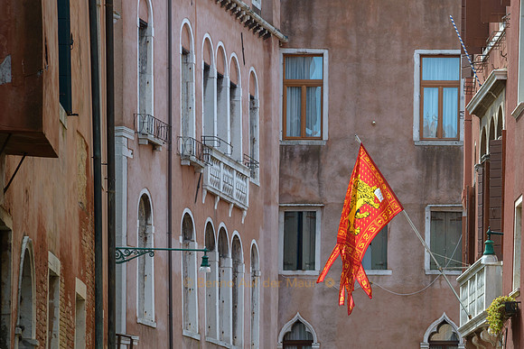 Die allgegenwärtige Flagge der Republik Venedig