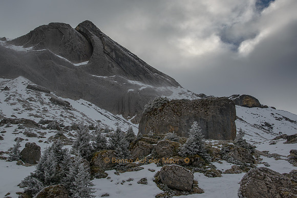 Wie ein Raubfisch, das sein Opfer verschlingt - Ars (2195 m.ü.M.)